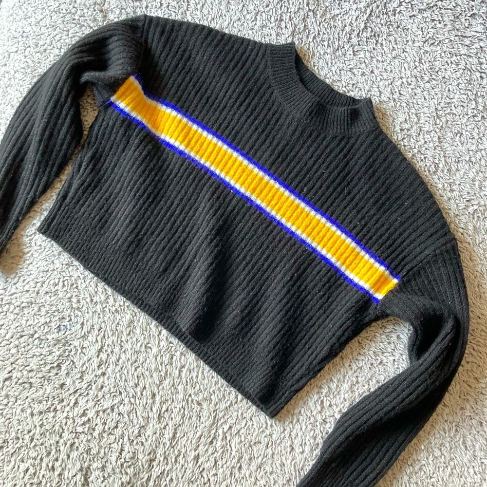 M, Forever 21 Black Cropped Sweater